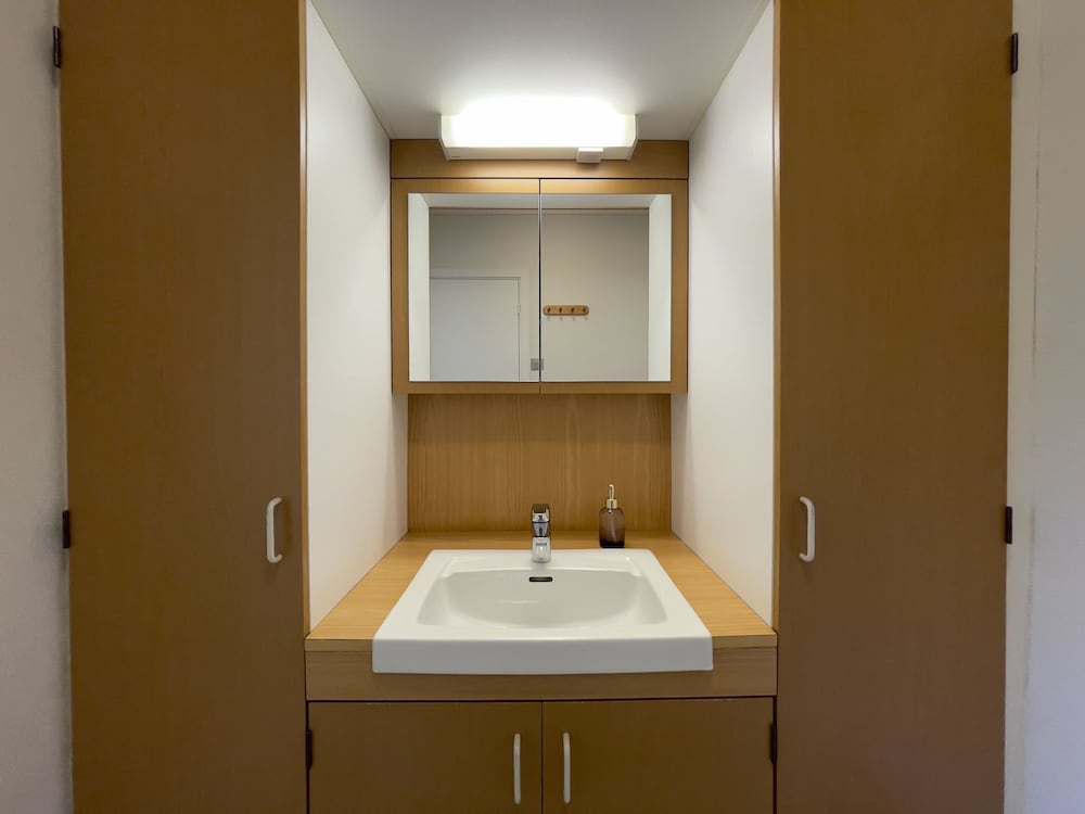 Basic Twin Room - Photo 2