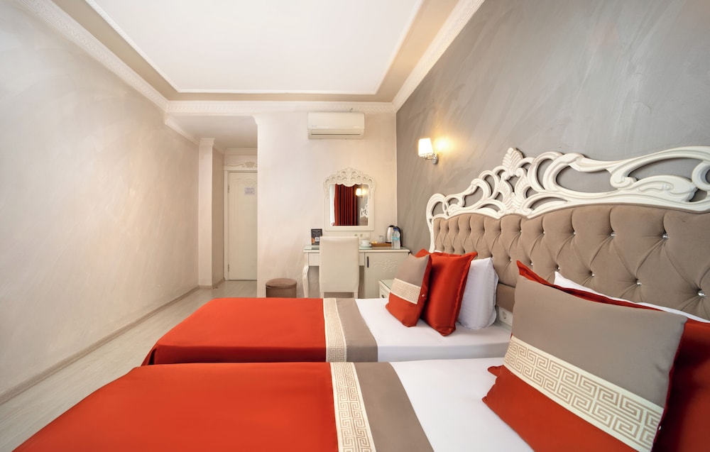 Deluxe Double or Twin Room photo 3