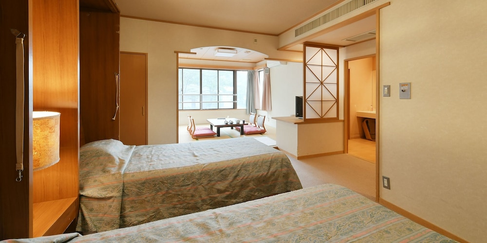 Twin Room, Accessible, Non Smoking photo 3