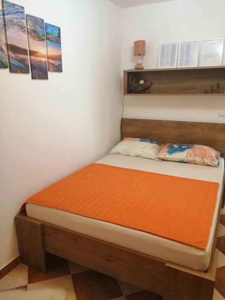 Apartment (Sanja - 100 meters to the beach - A4()