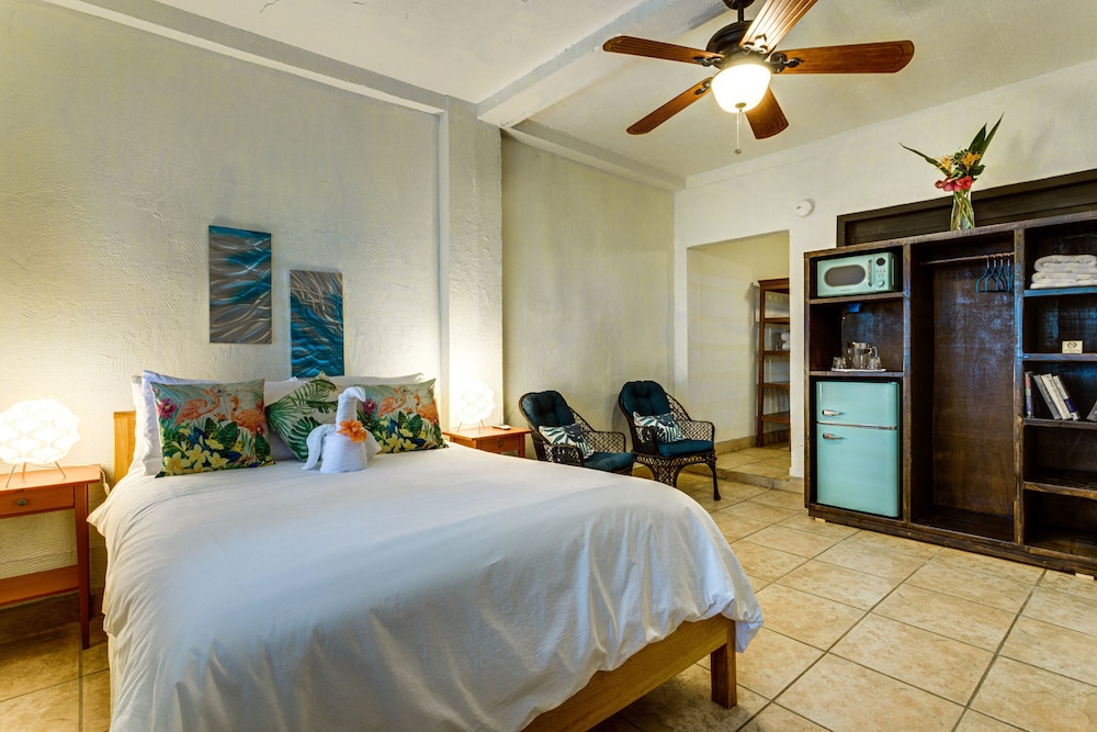Family Room, Multiple Beds photo 2