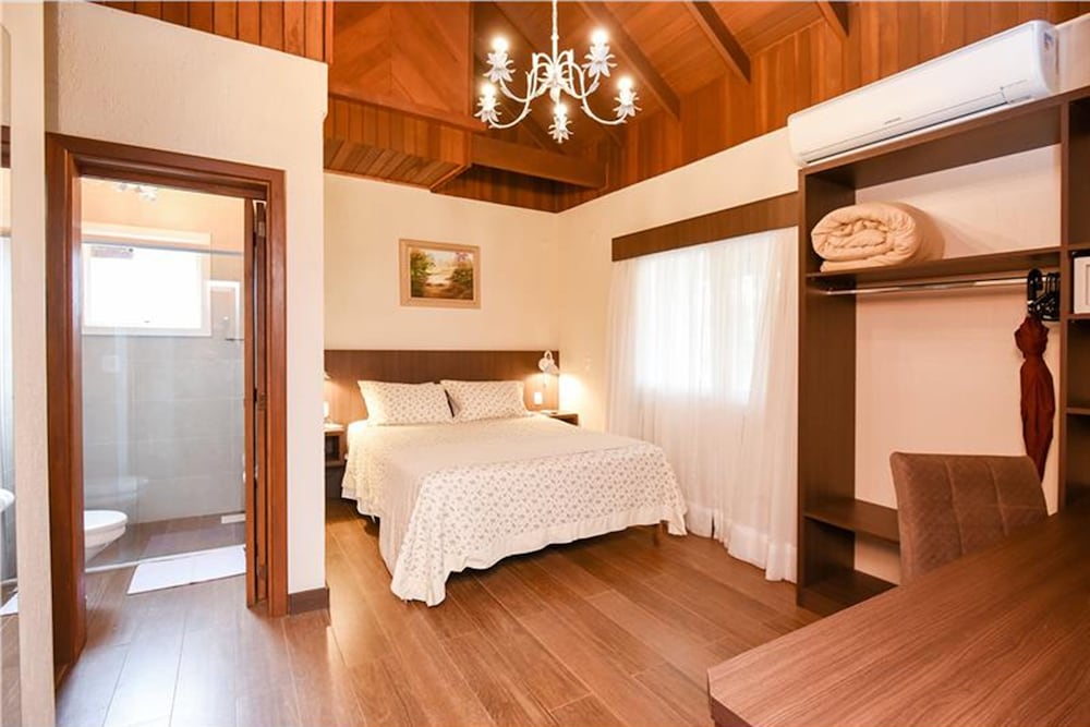 Deluxe Double or Twin Room photo 3