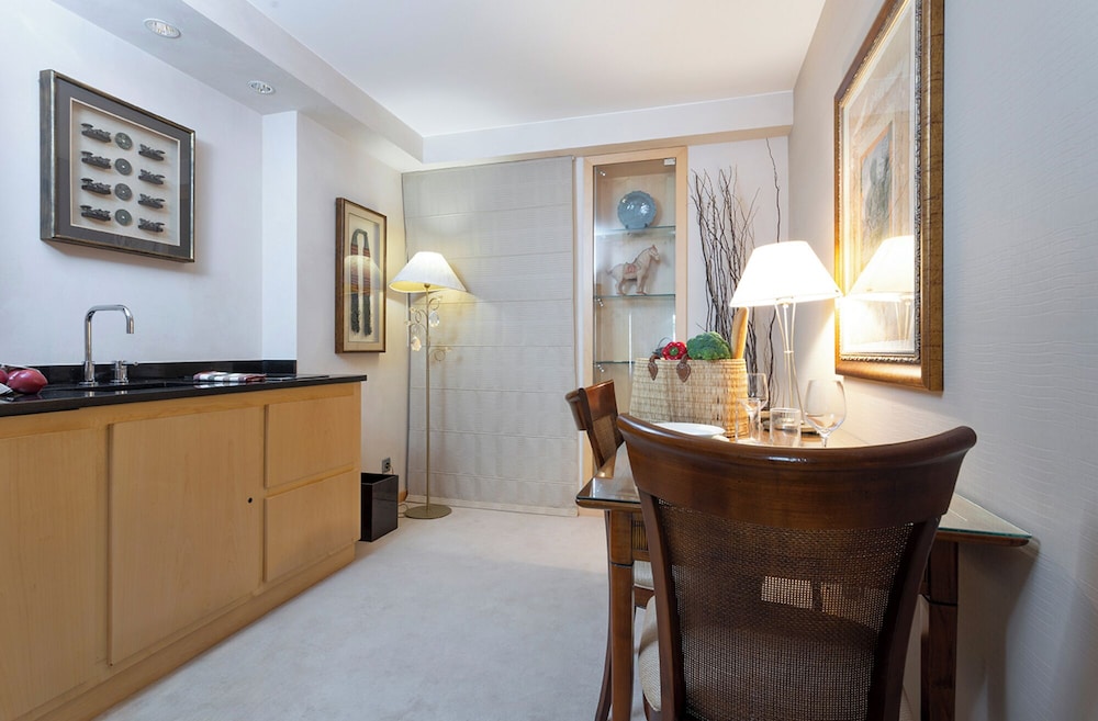 Studio Suite (3 Adults + 1 Child) photo 3