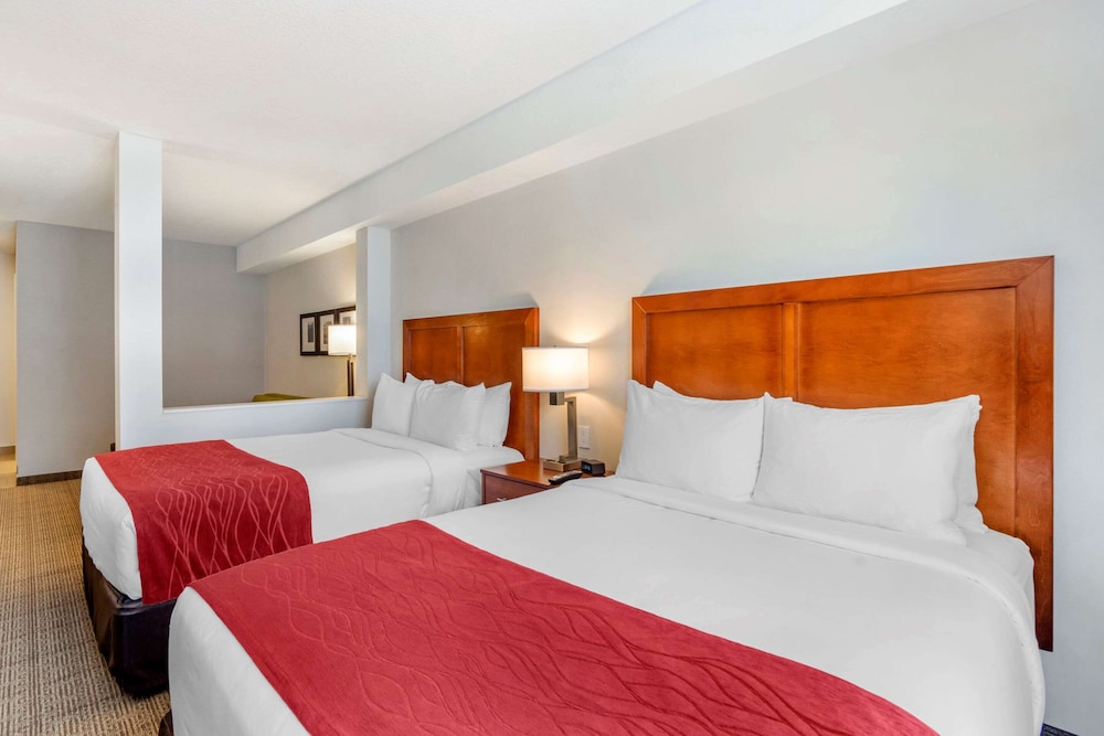 Suite, Multiple Beds, Non Smoking - Photo 2