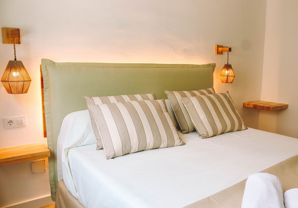Suite, Sea View (2 Adults + 1 Child) photo 2