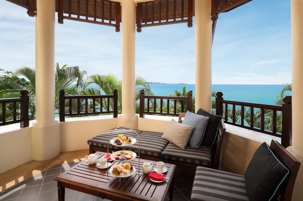 Junior Suite, 1 King Bed, Club Lounge Access, Oceanfront (Sunset) - Photo 12