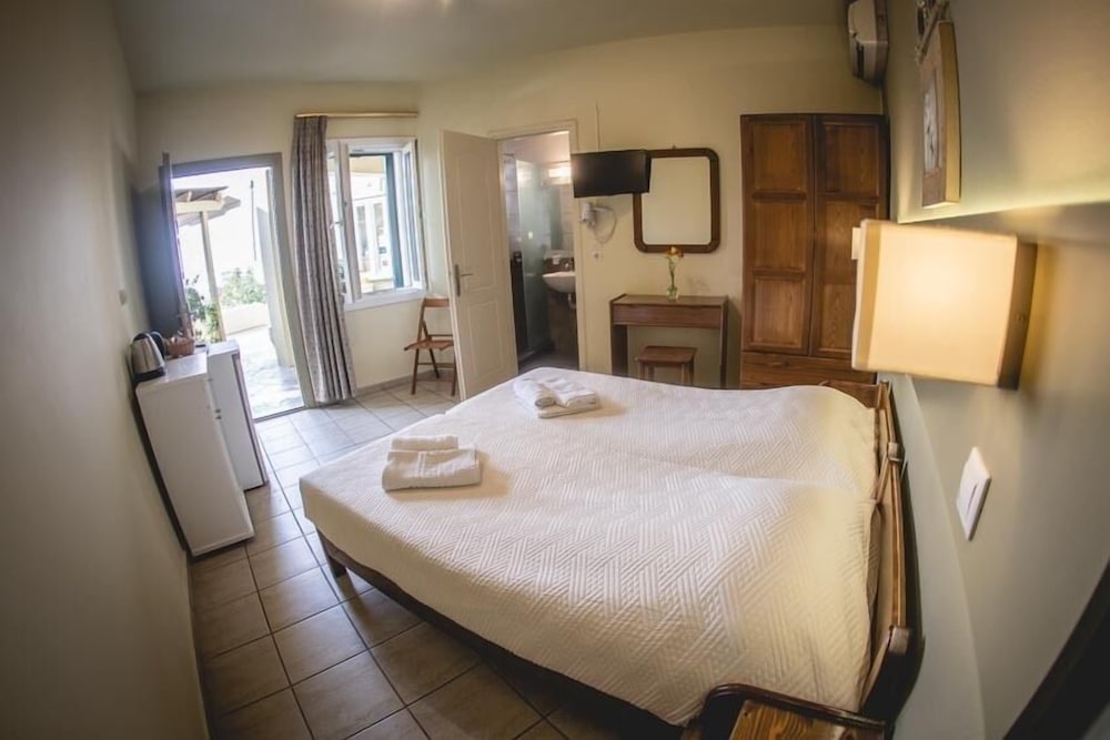 Standard Double or Twin Room photo 2