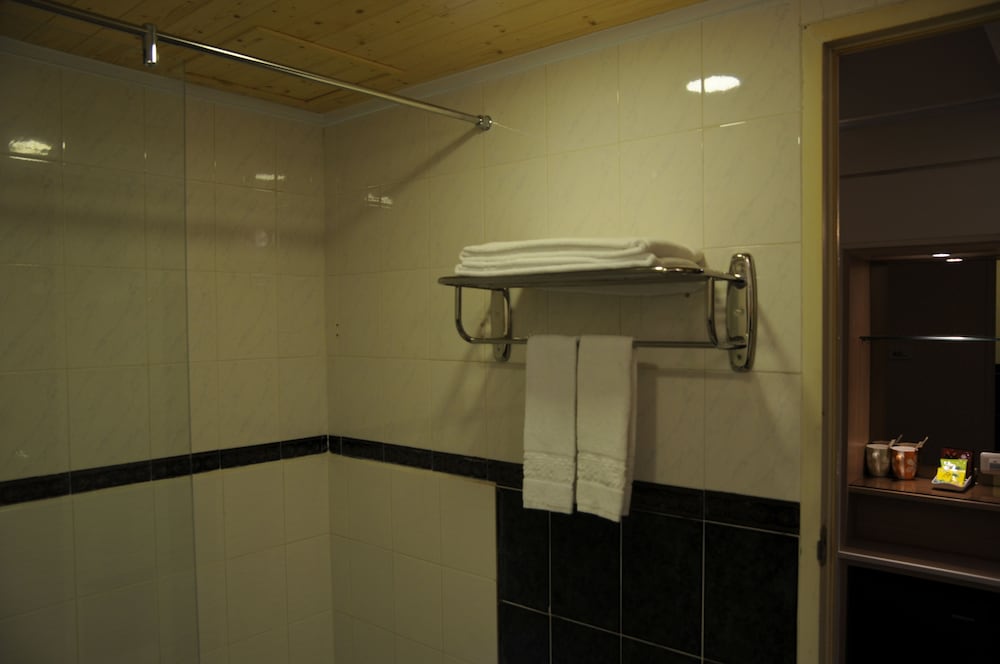 Standard Quadruple Room, 2 Double Beds - Photo 9