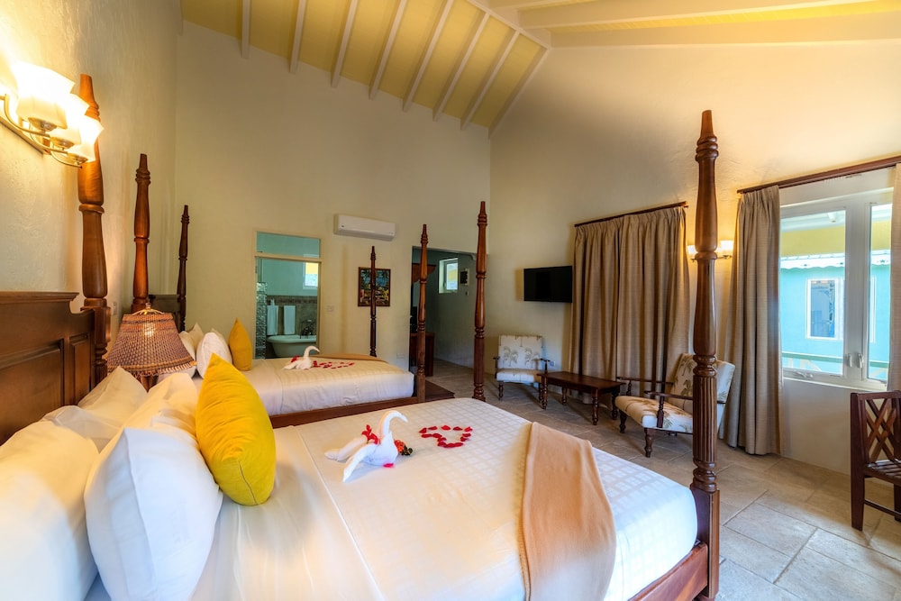 Premier Room, 2 Queen Beds, Garden View photo 3