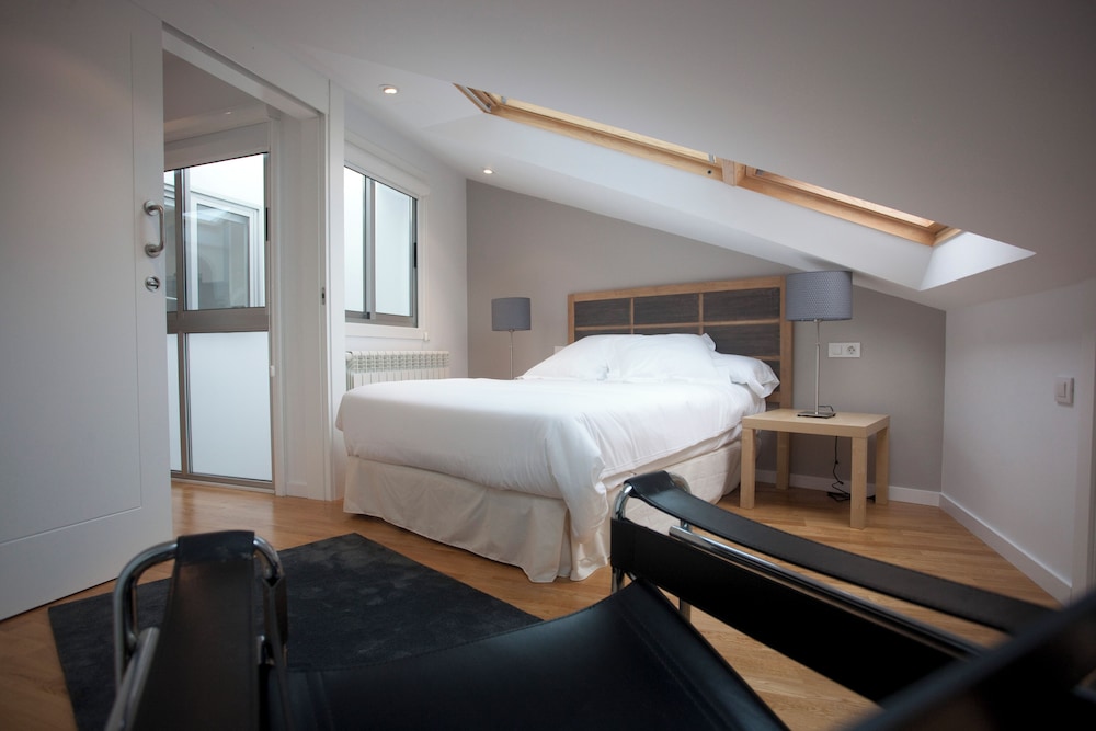 Penthouse, 1 Bedroom, City View (Galo - Attic) photo 3