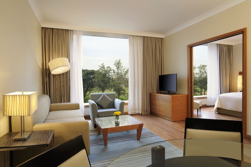 Two Bedroom Deluxe Suite with Separate Living and Dining area, Bathtub, Cocktail hours Two Bedroom Deluxe Suite with Separate Living and Dining area, Bathtub, Cocktail hours