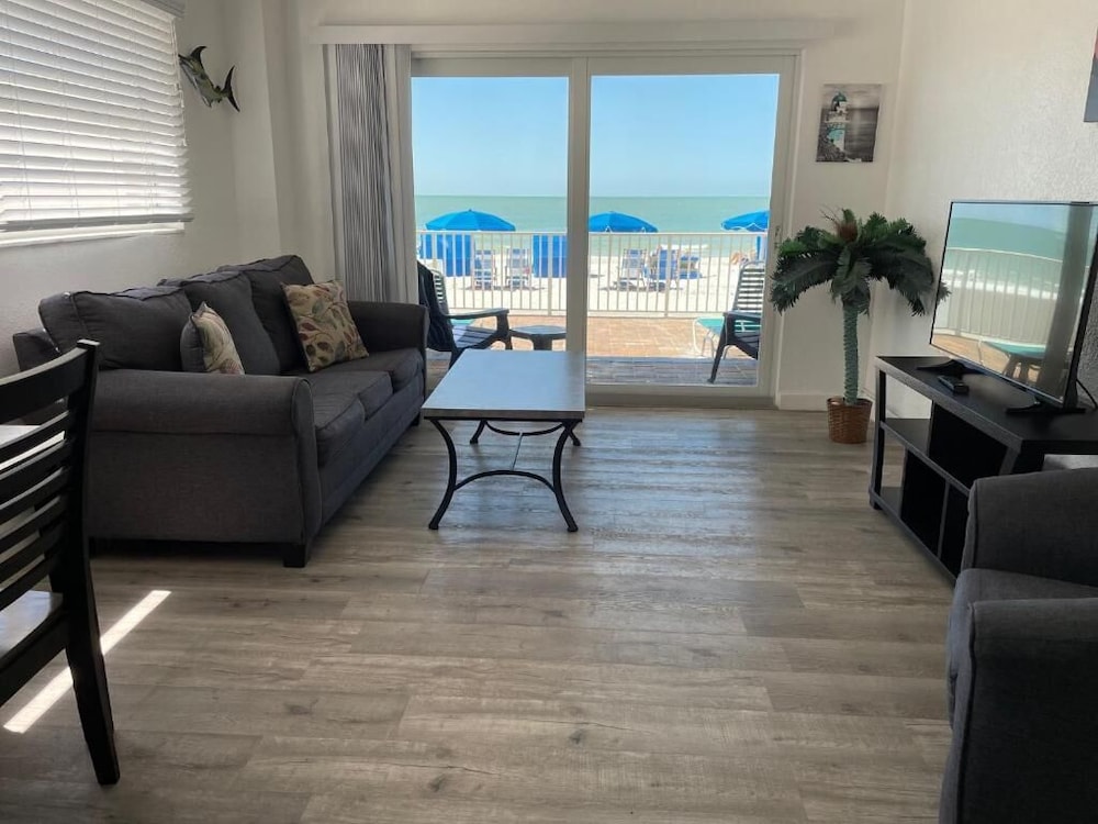 Premium Suite, 2 Bedrooms, Beach View, Beachside