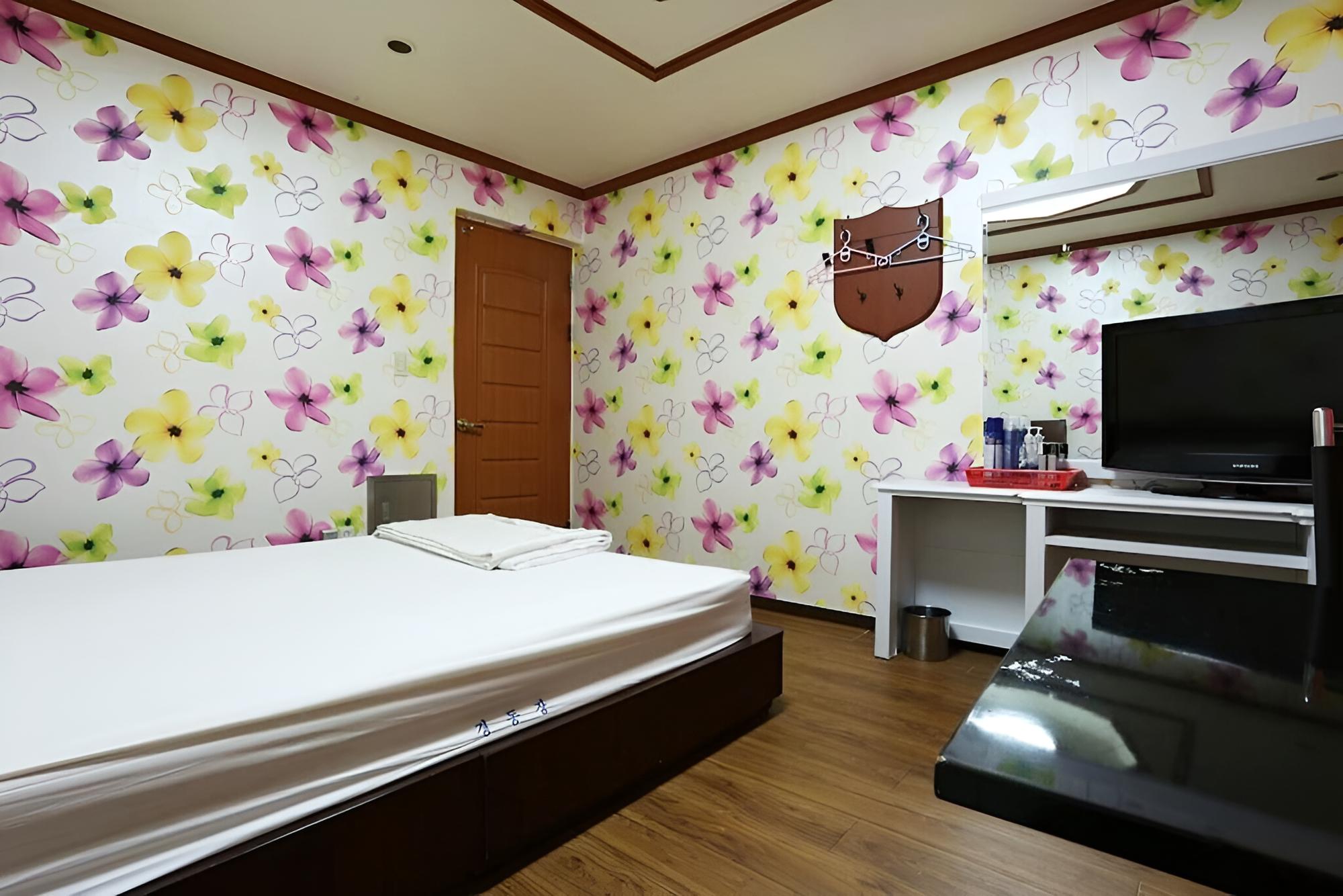Room (Special Room) - Photo 3
