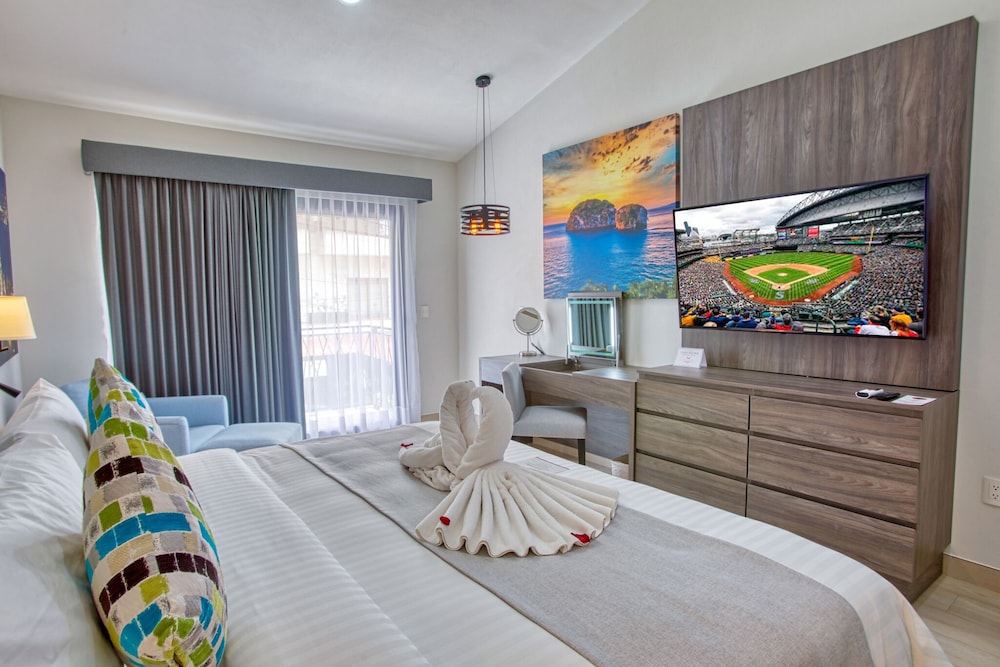 Deluxe Double Room, Ensuite, City View (Habitacion De Lujo)