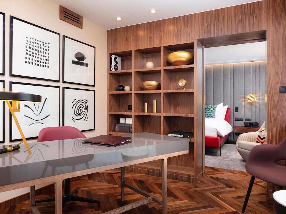 Suite, 1 King Bed, Sauna photo 1