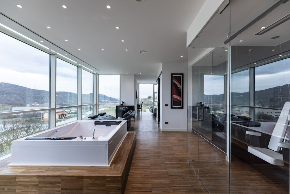 Elite Room
