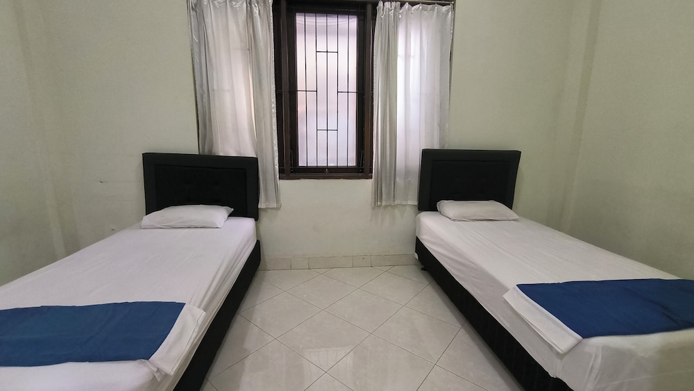 Deluxe Twin Room - Photo 10