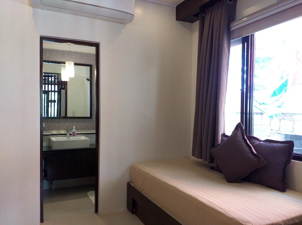 Royal Room, 1 Queen Bed - Photo 5