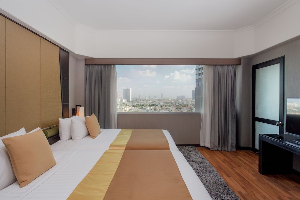 Deluxe Suite, Multiple Beds (Royal Thai Deluxe, Two Bedrooms) photo 2