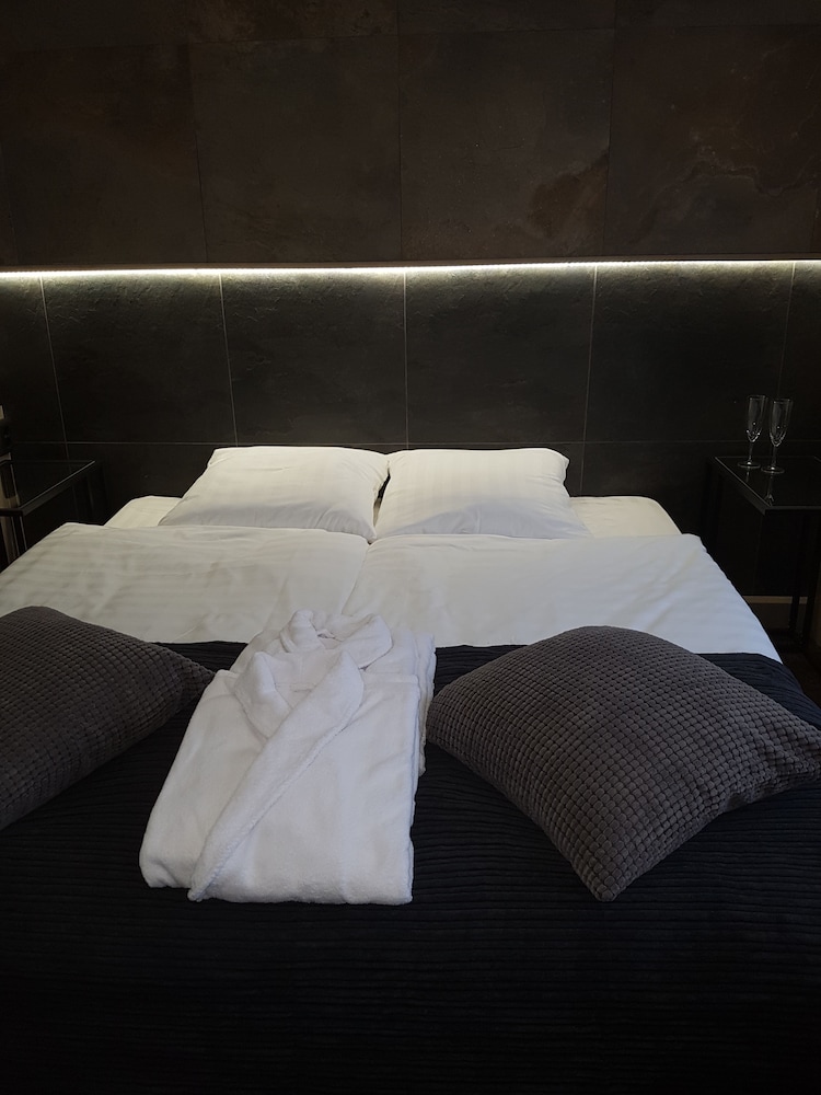 Economy Double Room photo 2