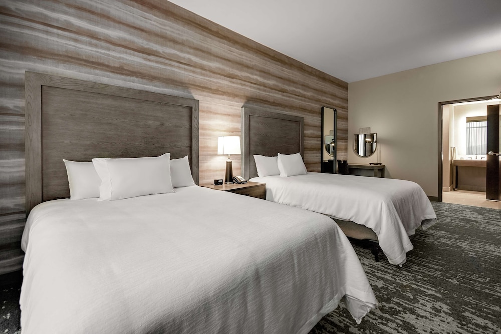 Premium Suite, 2 Queen Beds, Accessible, Bathtub