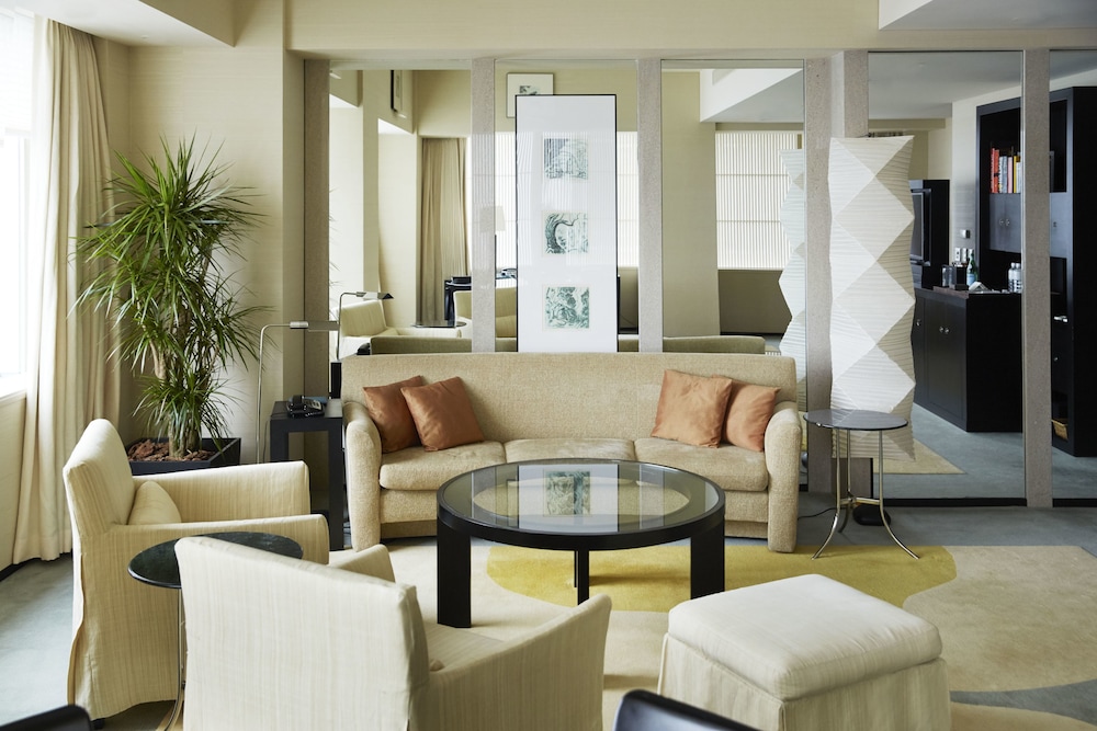 Suite, 1 King Bed (Park) photo 3
