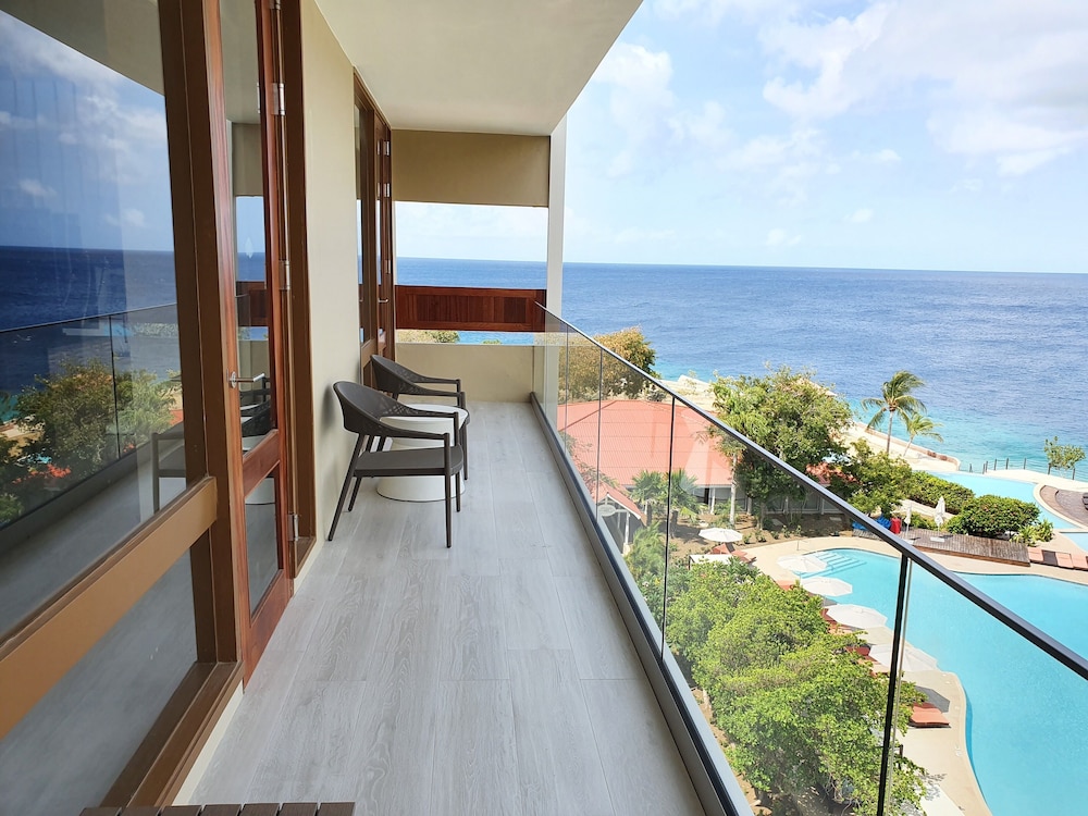Preferred Club Suite Ocean View King
