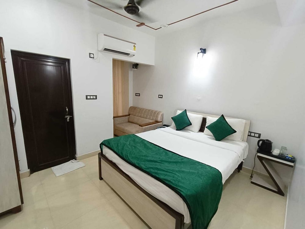 Deluxe Double Room, 1 Queen Bed, Accessible, City View photo 1