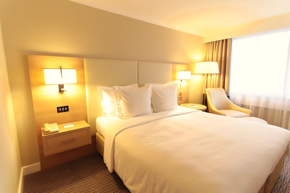 Standard Room, 1 Queen Bed - Photo 2