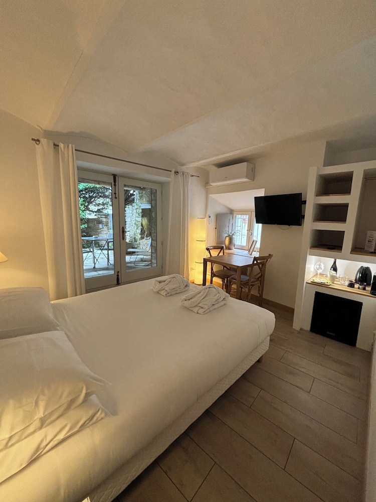 Comfort Double Room (Coquet) - Photo 18