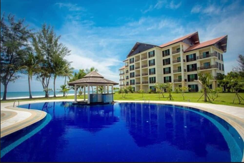 1 Bedroom Seaview Spa Suite photo 3