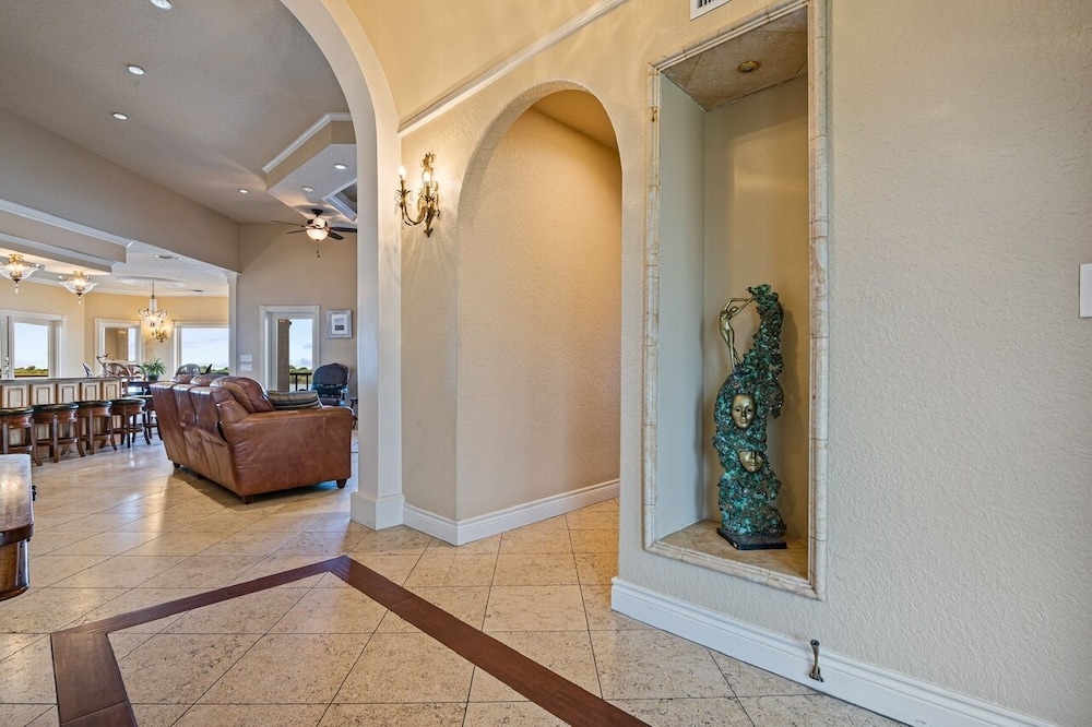 House, 5 Bedrooms