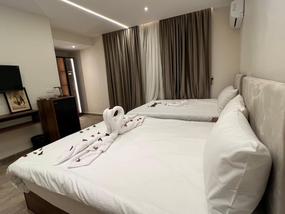 Royal Double Room, Pyramids View