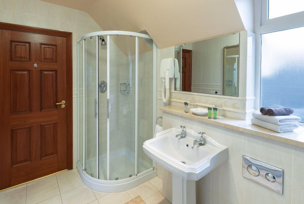 Deluxe Double Room - Photo 9