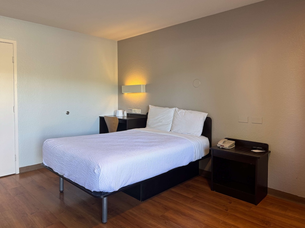 Standard Room, 1 Double Bed, Accessible, Non Smoking
