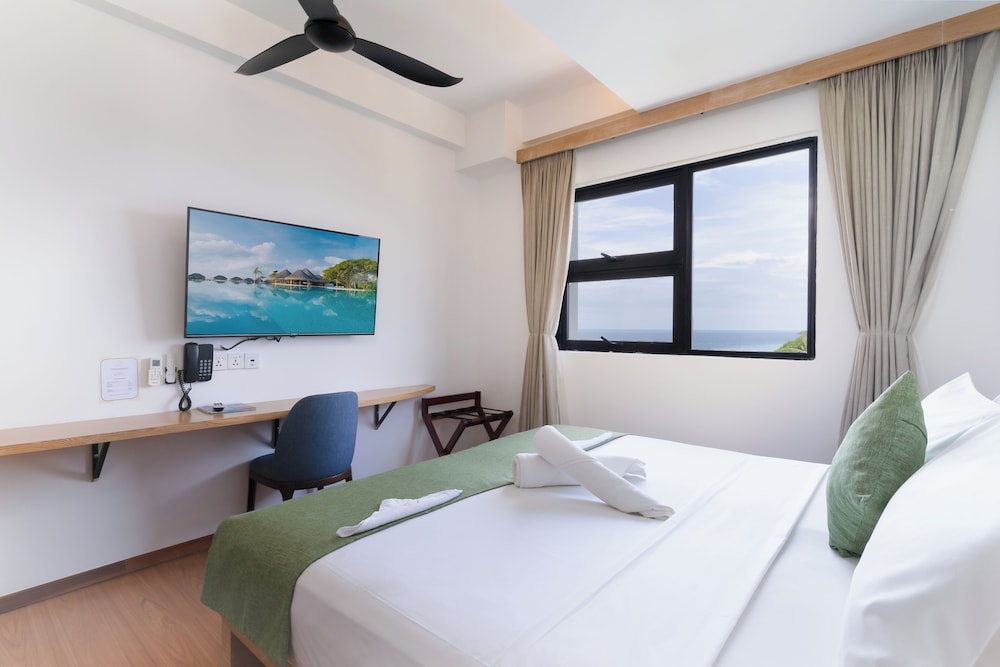 Deluxe Double Room, Sea View - Photo 9