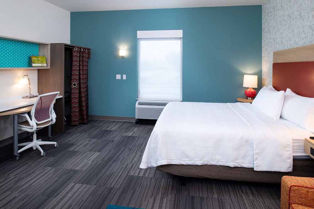Suite, 1 King Bed, Accessible (Hearing) - Photo 1