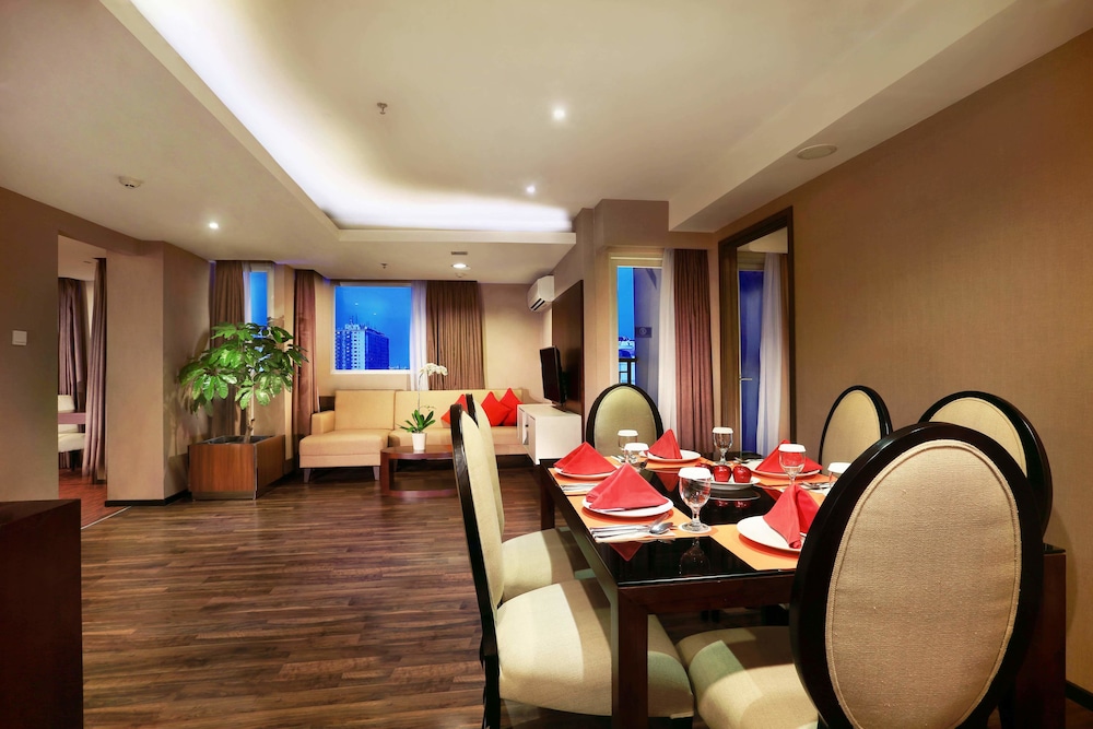 ASTON Suite - Photo 7