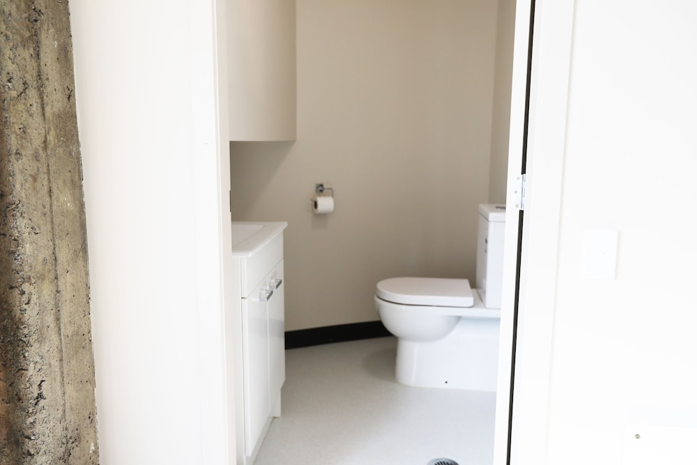 Deluxe Double Room with Private Bathroom photo 2