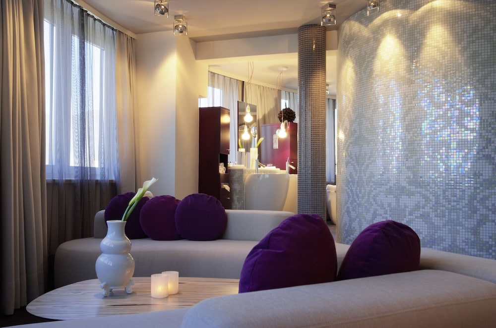 Suite, Multiple Beds, City View photo 3