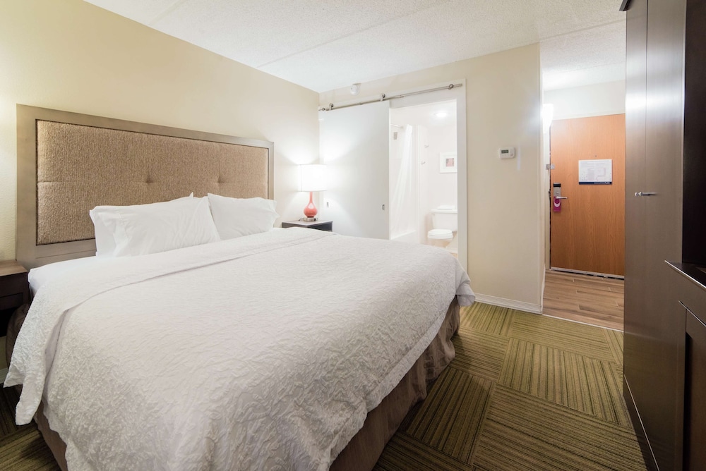 Room, 1 King Bed, Accessible (Hearing) - Photo 2