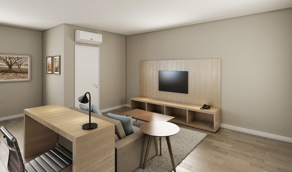 Deluxe Suite - Photo 7