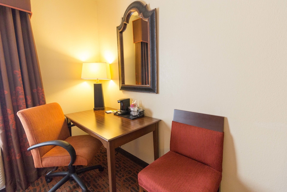 Room, 2 Queen Beds, Accessible, Bathtub - Photo 3