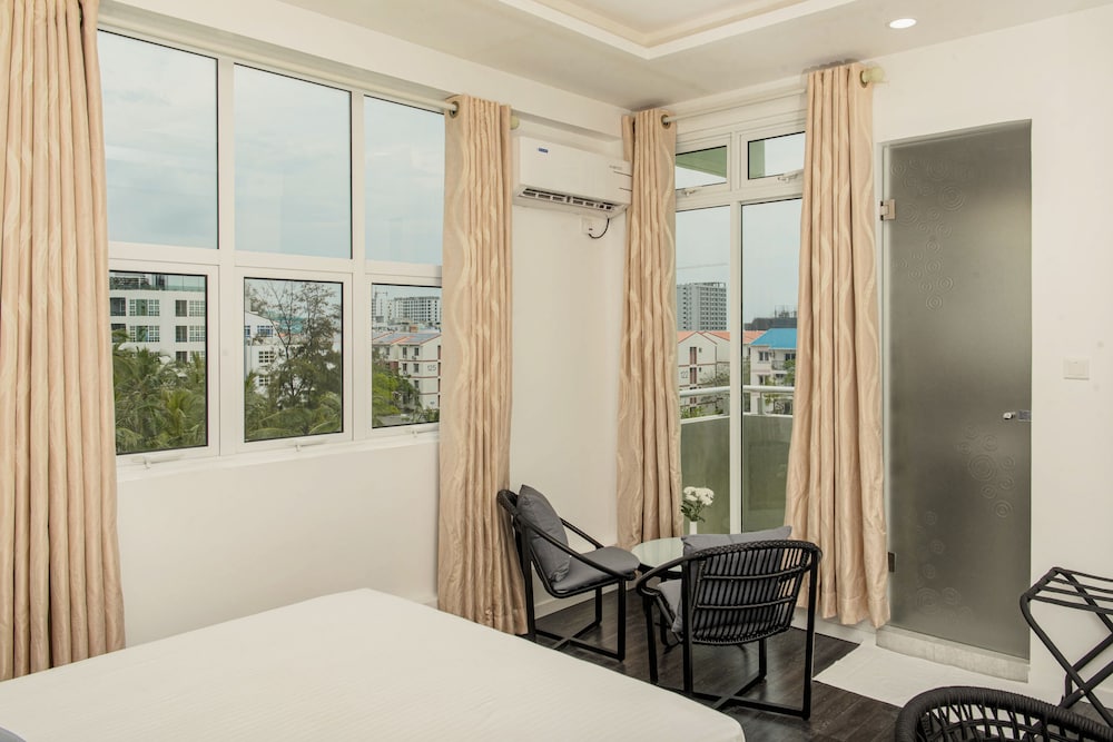 Deluxe Double or Twin Room
