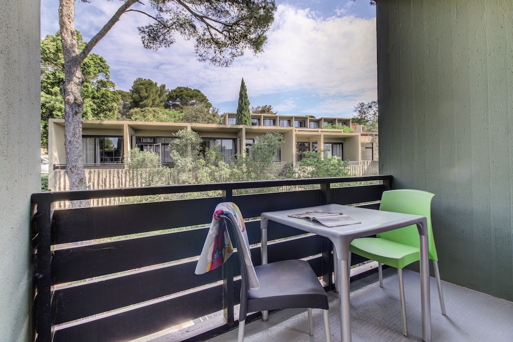 Classic Triple Room, 1 Bedroom, Balcony photo 3