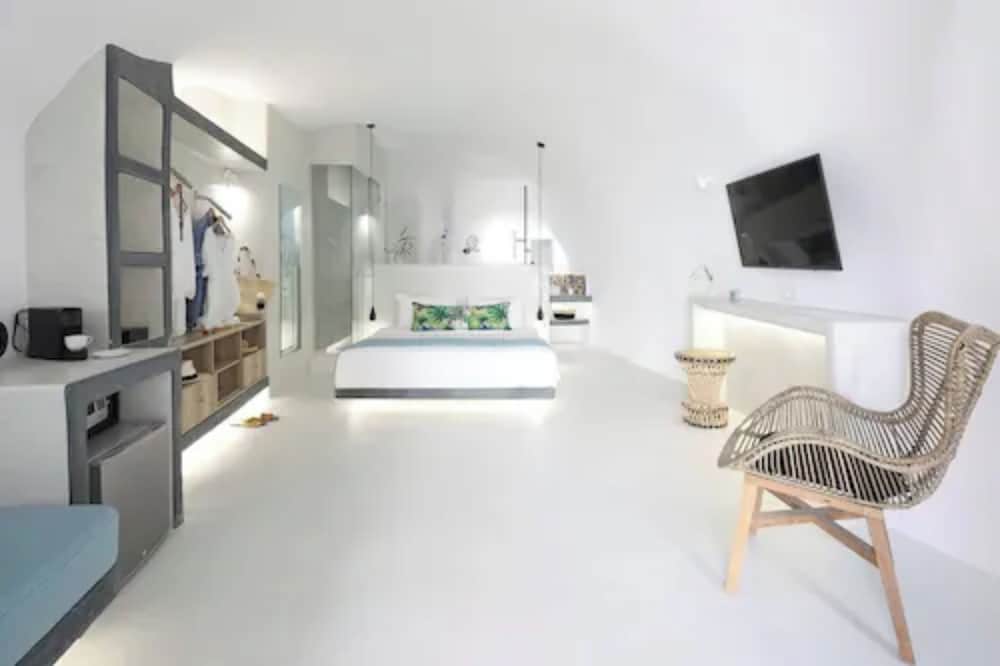 Exclusive Cave Suite Sea View Hot Tub