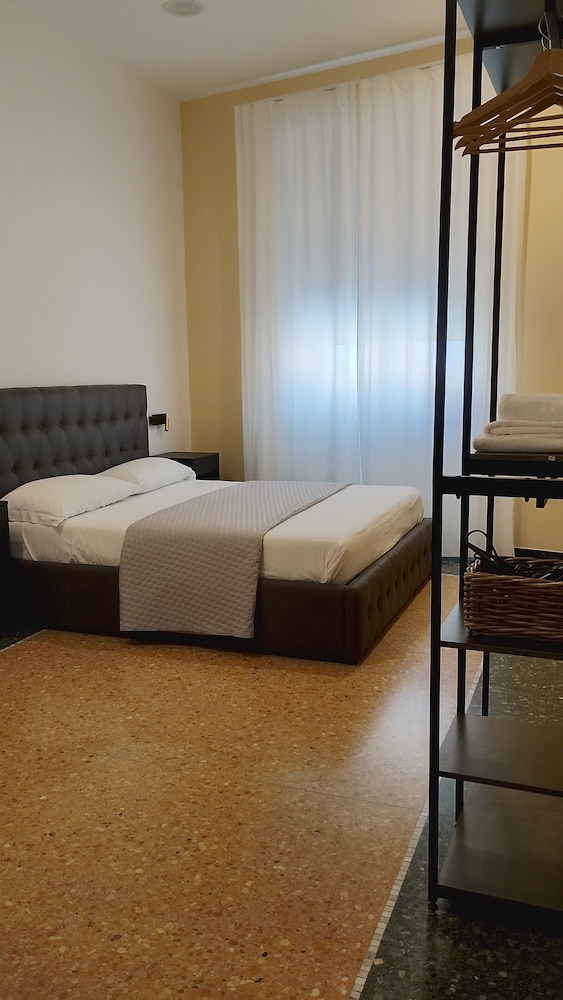 Double Room, 1 Double Bed (External Bathroom)