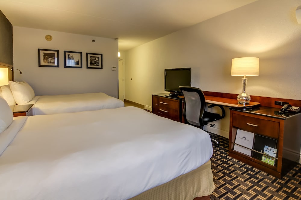 Standard Room, 2 Queen Beds - Photo 3