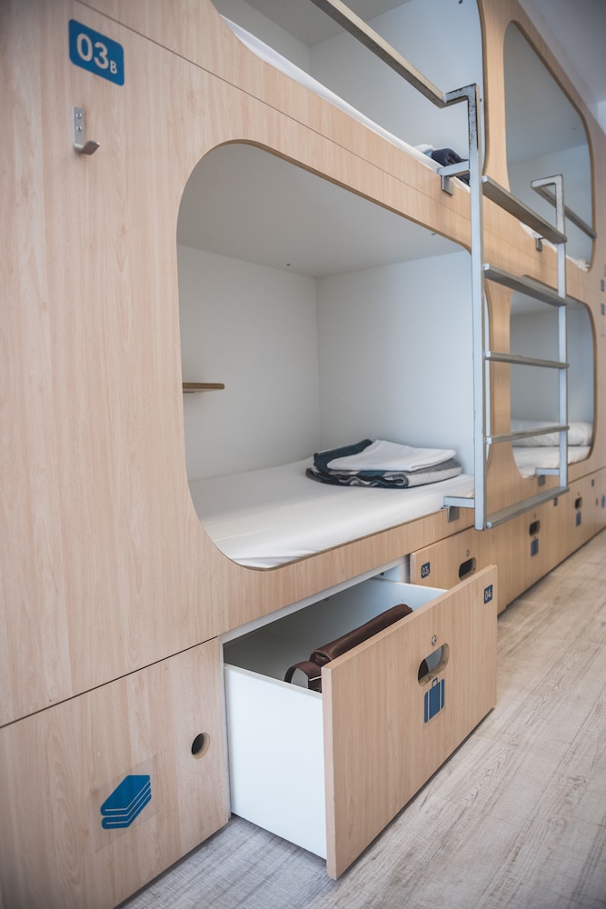 Shared Dormitory, Private Bathroom (6 pax) photo 2