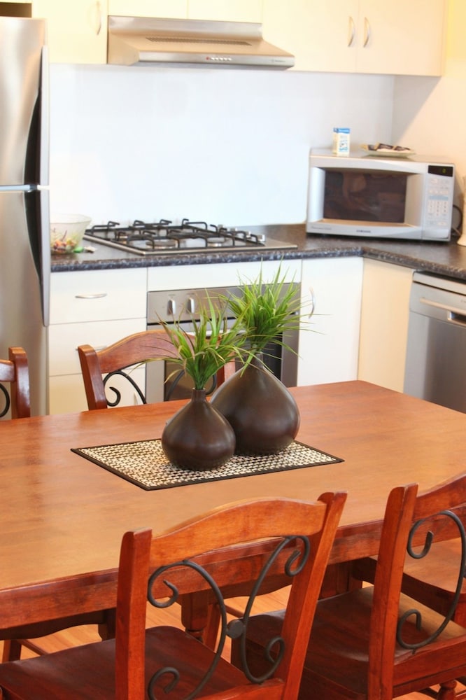Standard Suite, 2 Bedrooms, Non Smoking, Kitchen (6 Person Spa Cabin) photo 2